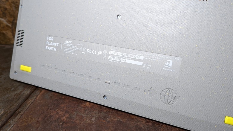 Acer Aspire Vero bottom side