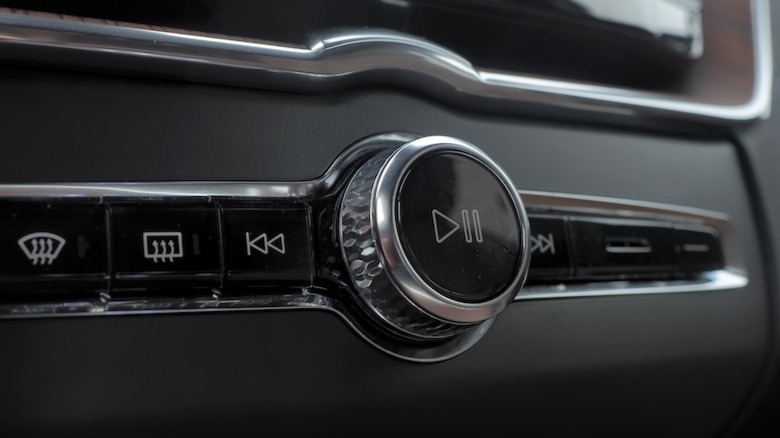 XC60 physical controls