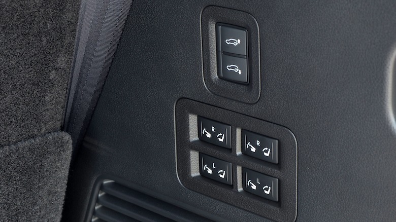 Trunk controls