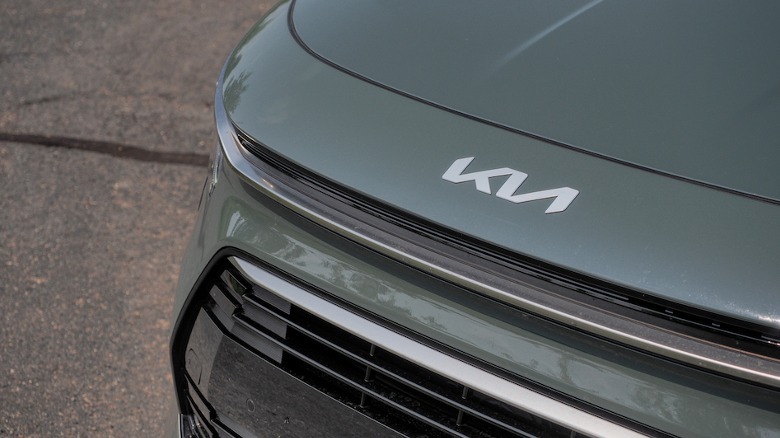 2023 Kia Niro Hybrid Review: Economy Without Effort