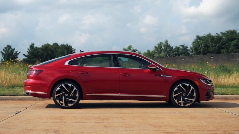 2022 Volkswagen Arteon side profile