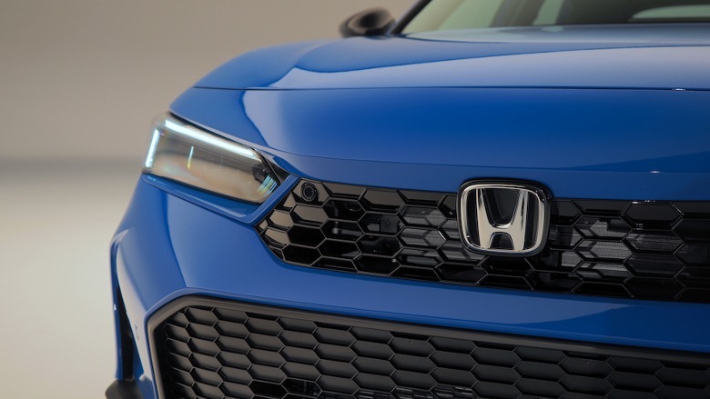 2025 Civic Hybrid hatchback grille