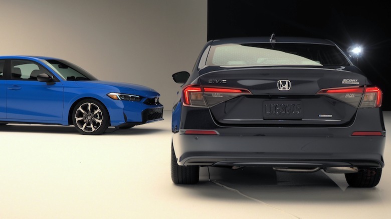 2025 Civic Hybrid sedan rear lamps