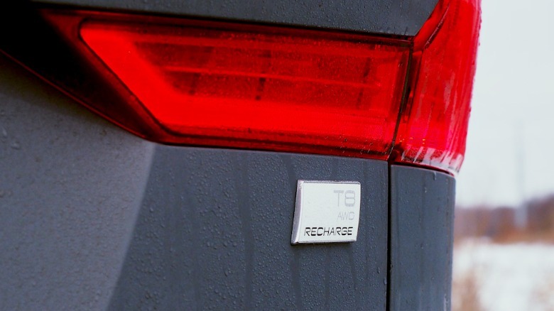 2023 XC60 Recharge T8 badge