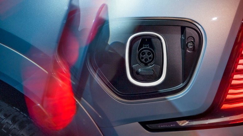 Escalade IQ charging port