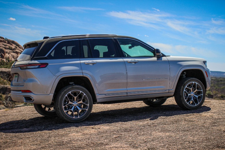 2022 Jeep Grand Cherokee 4xe First Drive: Electrified All-Rounder Comes  With A Catch
