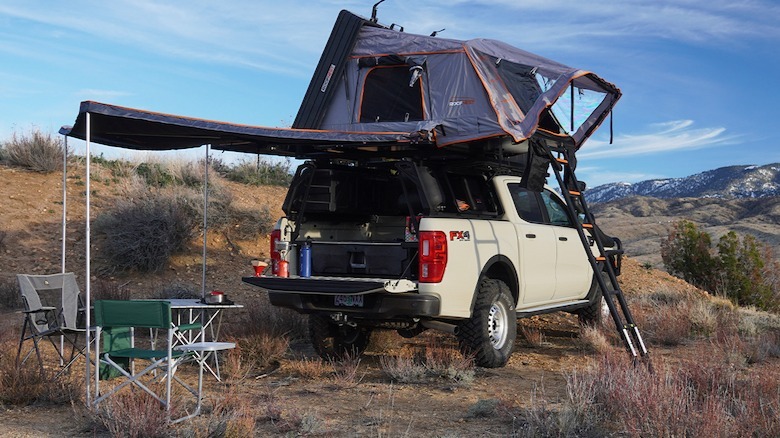 Rooftop tent open