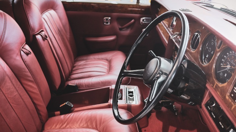 Rolls-Royce Silver Shadow interior