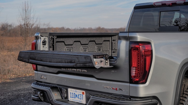 GMC MultiPro tailgate