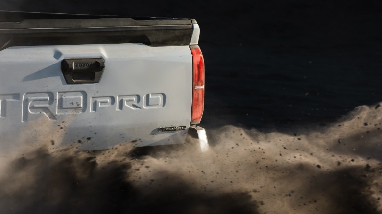 toyota tacoma trd pro rear off-roading