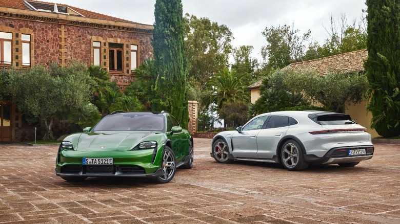 Porsche Taycan 4S Cross Tursimo and Turbo S Cross Turismo