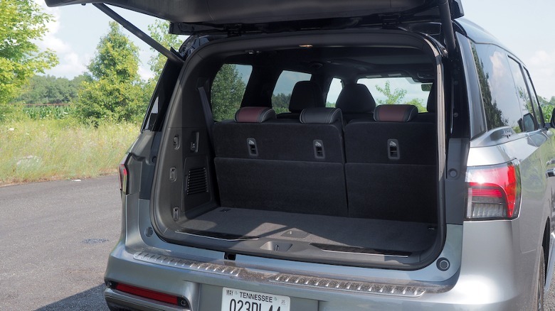 QX80 trunk