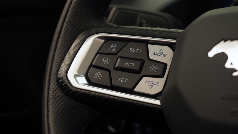 2024 Mustang wheel controls