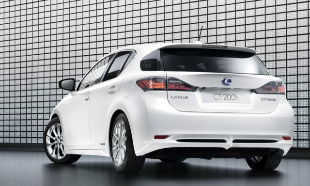 Lexus CT 200h compact sports-hybrid evolves from LF-Ch Concept - SlashGear