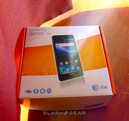 Samsung INFUSE 4G Unboxing and hands-on - SlashGear