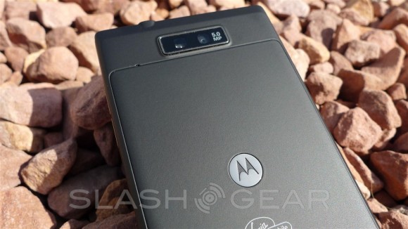 Motorola Triumph Review [Virgin Mobile] - SlashGear