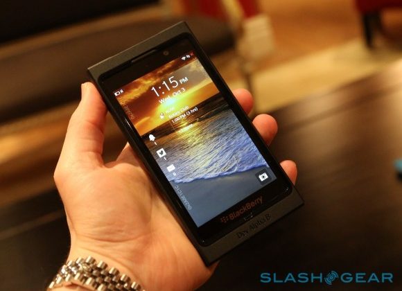BlackBerry OS 10 shown off in 10 minute video tour - SlashGear