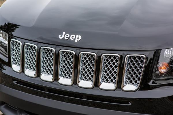 Jeep unveils 2014 Grand Cherokee at Detroit Auto Show - SlashGear