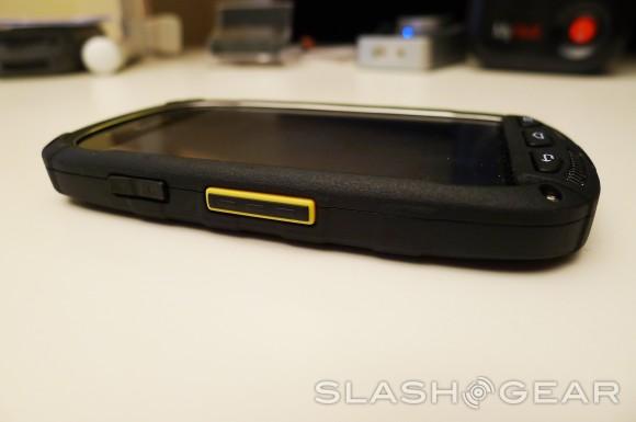 Kyocera Torque Review - SlashGear