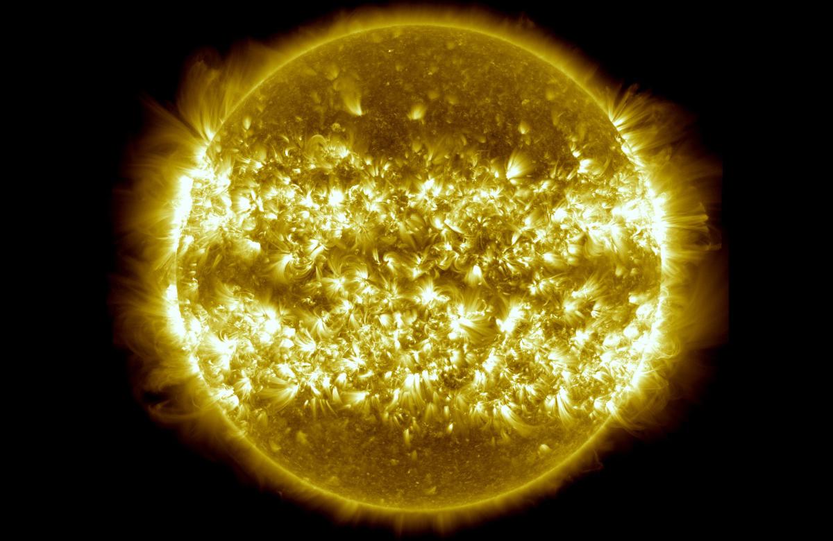 nasa-shows-off-whole-year-of-solar-flares-in-one-photo-slashgear