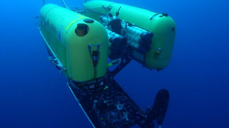 Crushed 6.2 miles underwater: Robo-sub lost at crazy depths - SlashGear