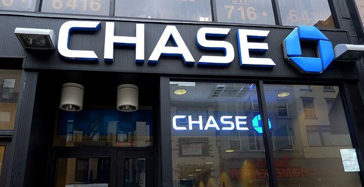 chase-bank-now-issuing-microchip-debit-cards-slashgear