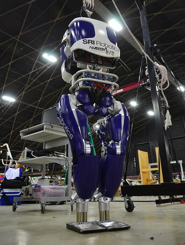 SRI Durus Humanoid Walking Robot Is Ultra-Efficient - SlashGear