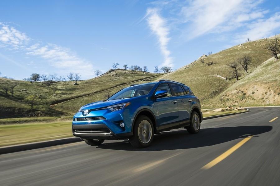 Refreshed 2016 Toyota RAV4 Hybrid Gets New Sports SE Version - SlashGear