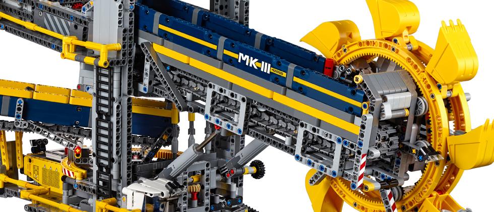 largest lego technic crane