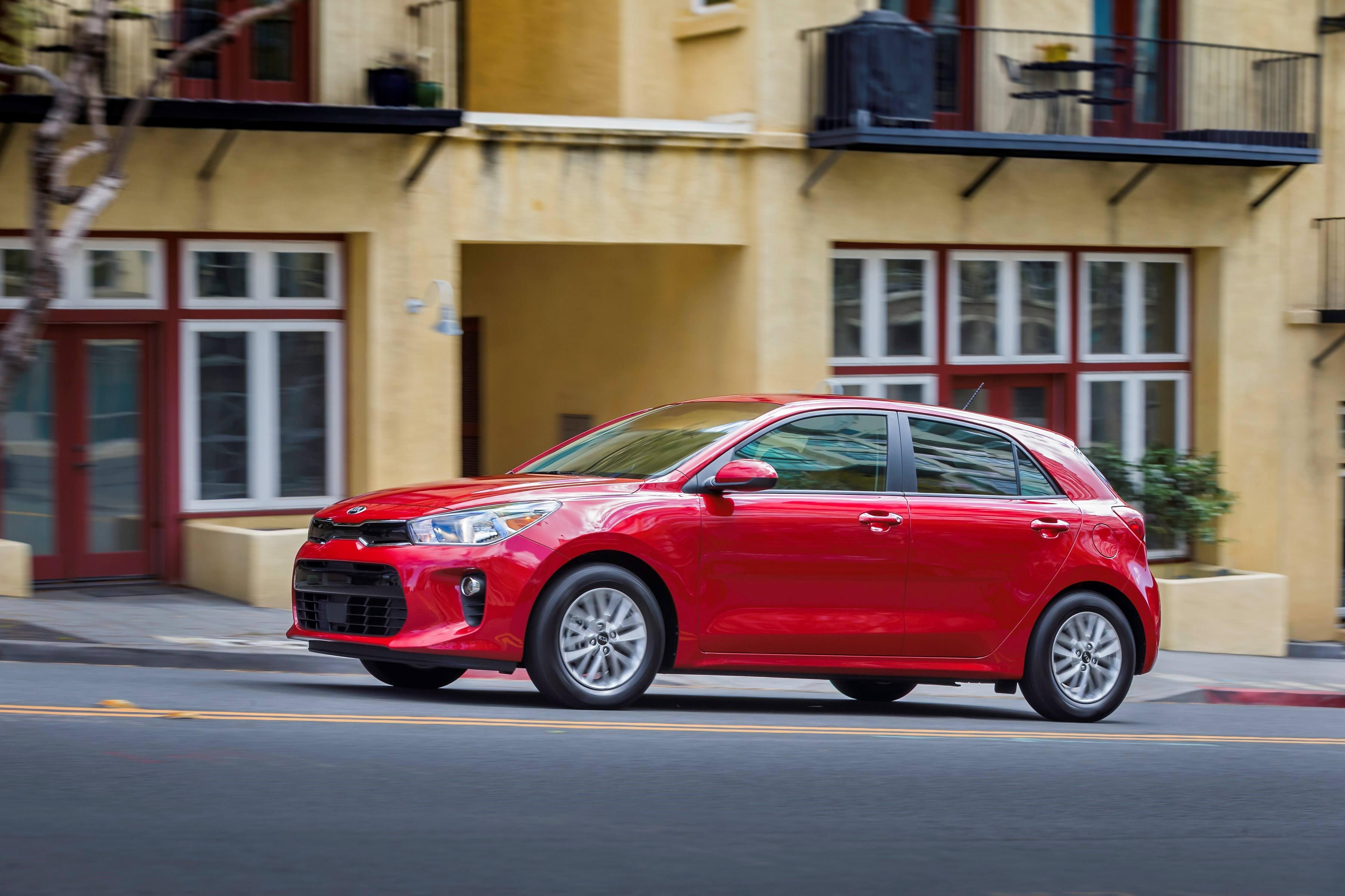 2018 Kia Rio offers CarPlay and Android Auto on a budget - SlashGear