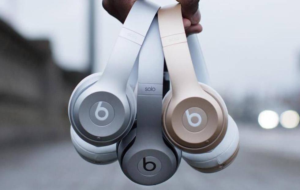 Apple tosses in free Beats headphones 