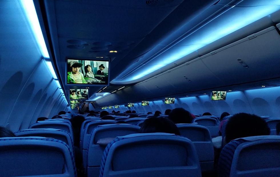 Netflix will help improve inflight WiFi so you can stream its shows on