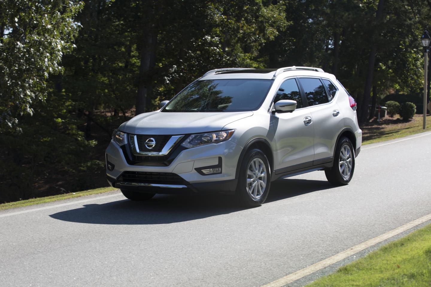 Nissan ProPILOT Assist Debuts On 2018 Nissan Rogue SlashGear