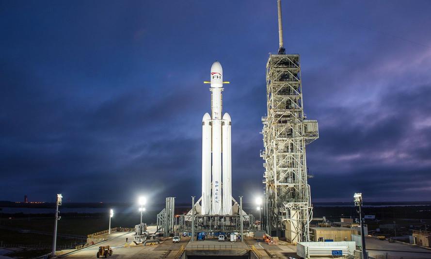 SpaceX confirms Falcon Heavy rocket launch for February 6 SlashGear