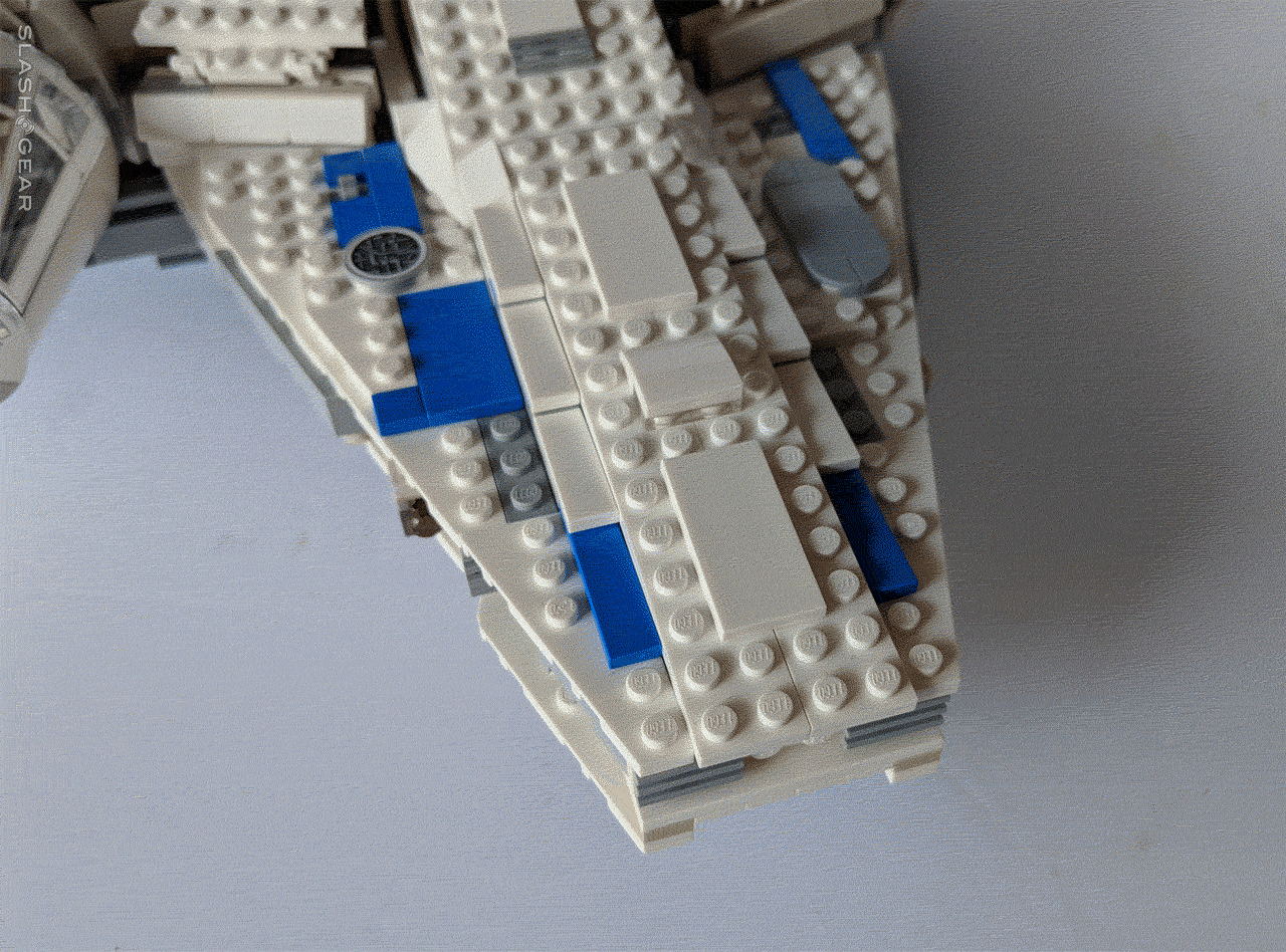kessel run millennium falcon lego set dimensions weight