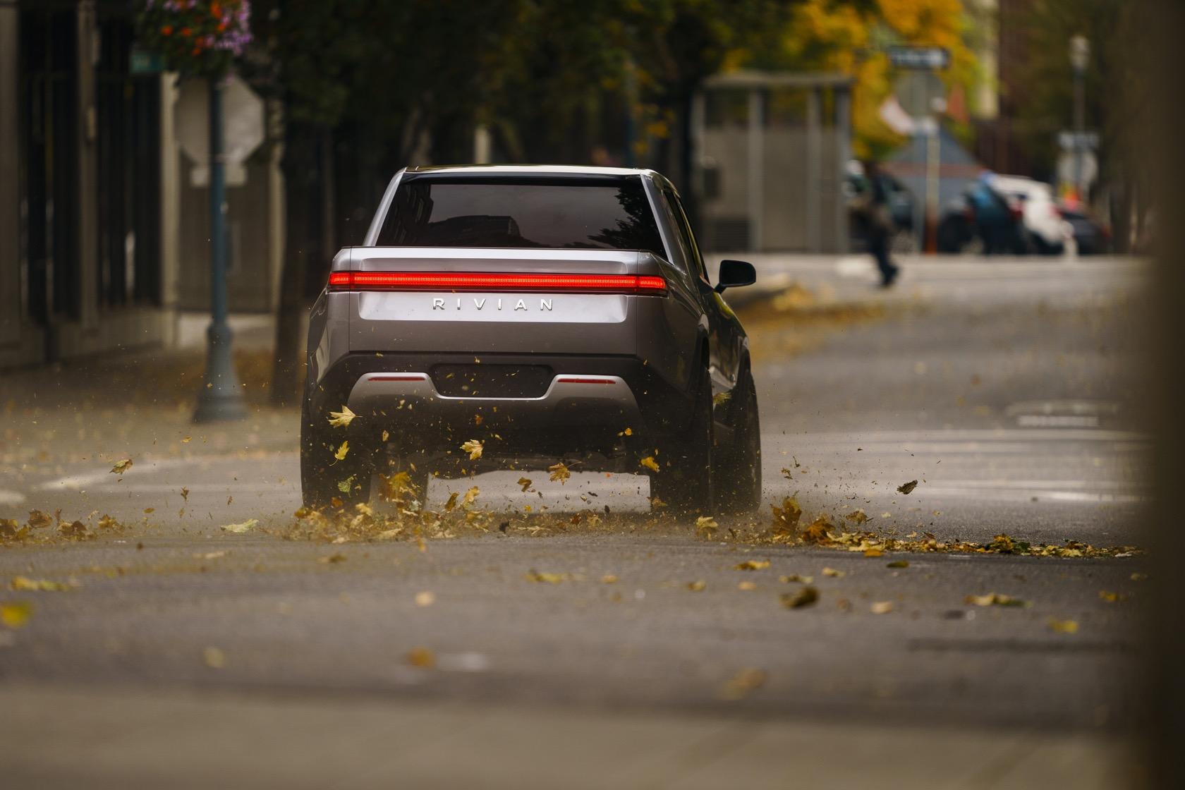 Rivian R1t Electric Pickup Argues Ev Makes The Perfect Truck