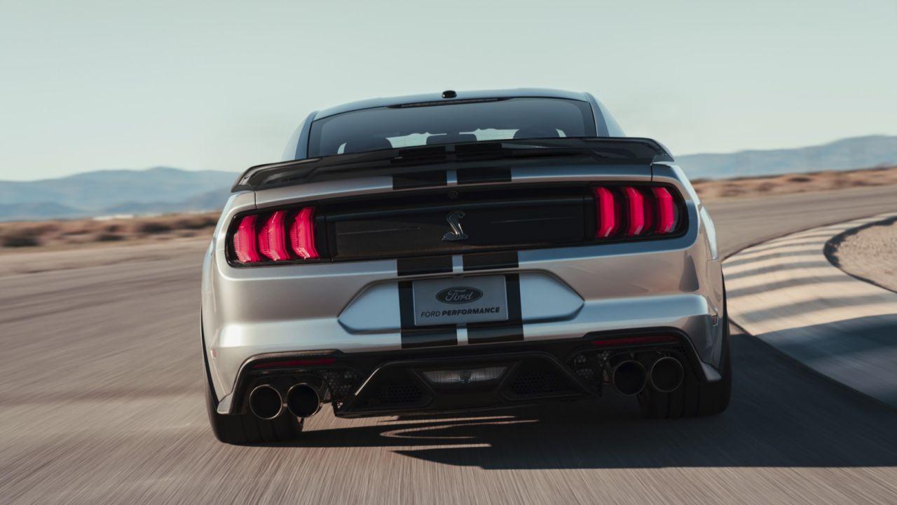 2020 gt500 performance packages