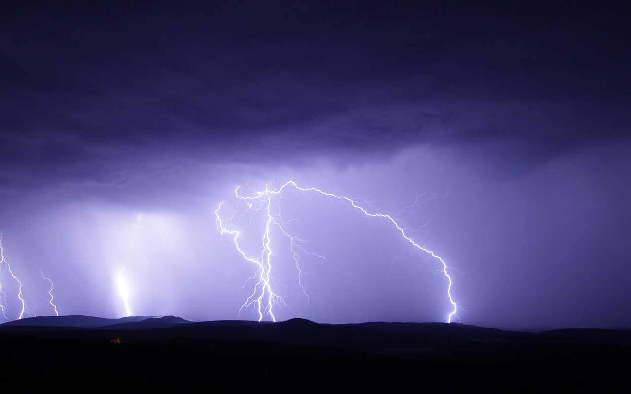 Incredibly powerful thunderstorm had an electric potential of 1.3