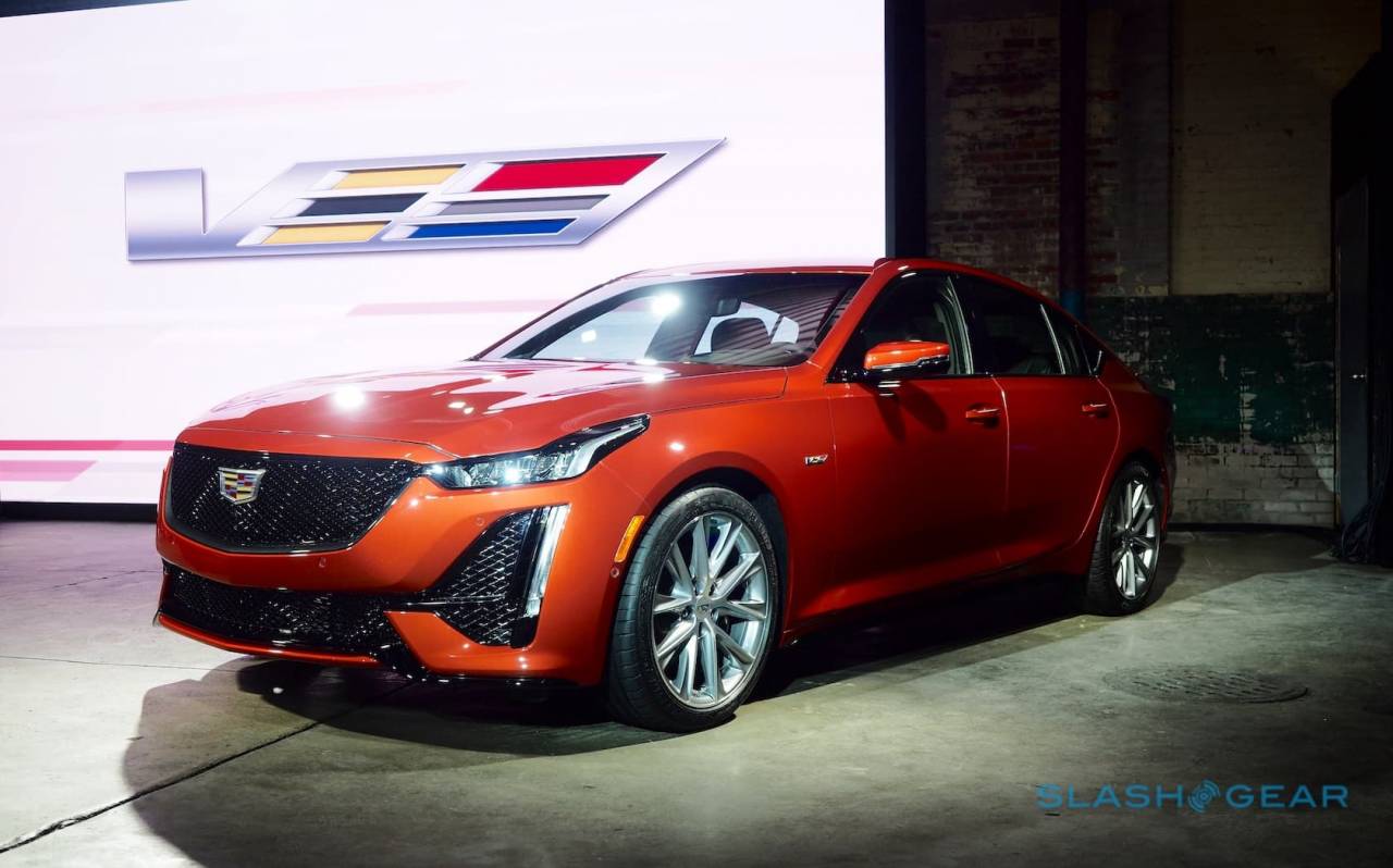 2020 Cadillac CT4-V and CT5-V pair sports sedans with ...