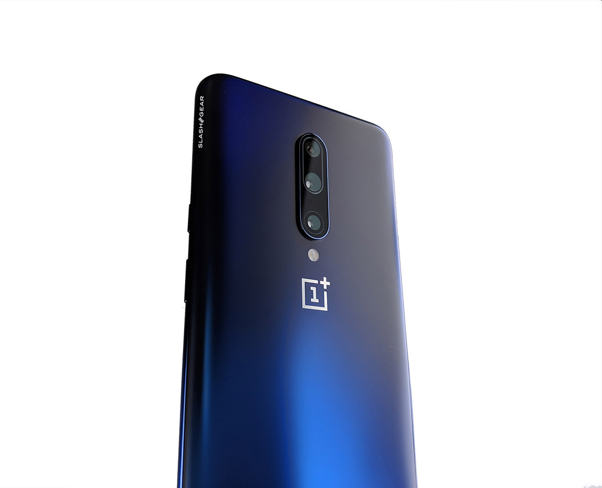 Honor Pro Vs Oneplus 7 Pro Battle Of Affordable Flagships Slashgear