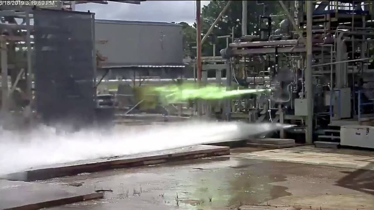 Watch Blue Origin's BE-7 rocket ace its first colorful hot-fire - SlashGear