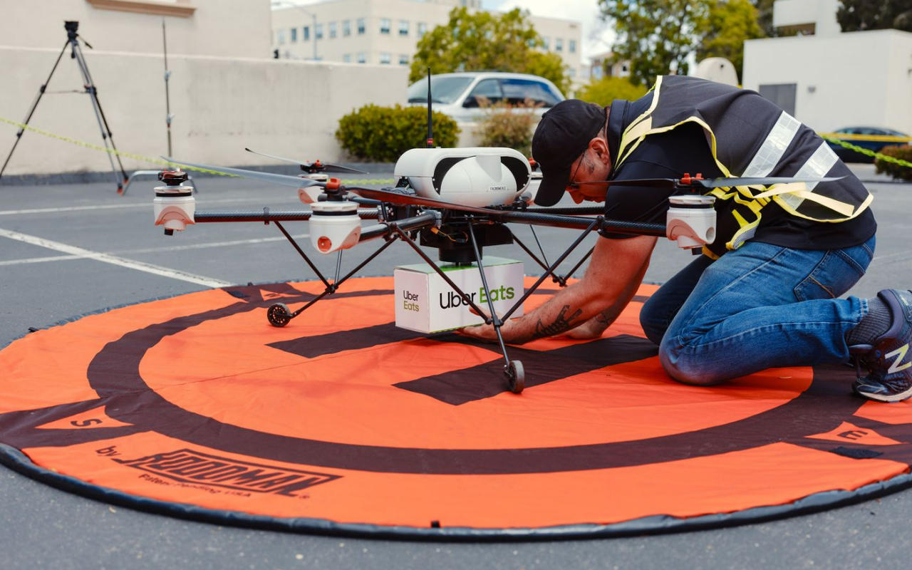 Uber Elevate wants to start delivering Big Macs via drones ...