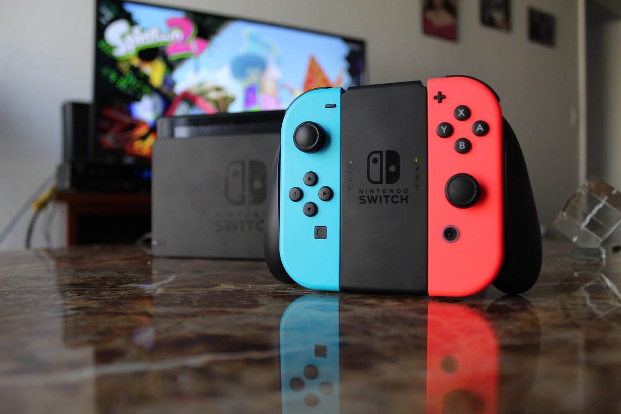can you use joycons with the switch lite