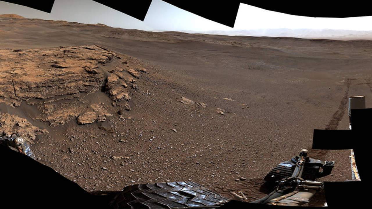 Curiosity's new Teal Ridge panorama shows off dusty Mars ...