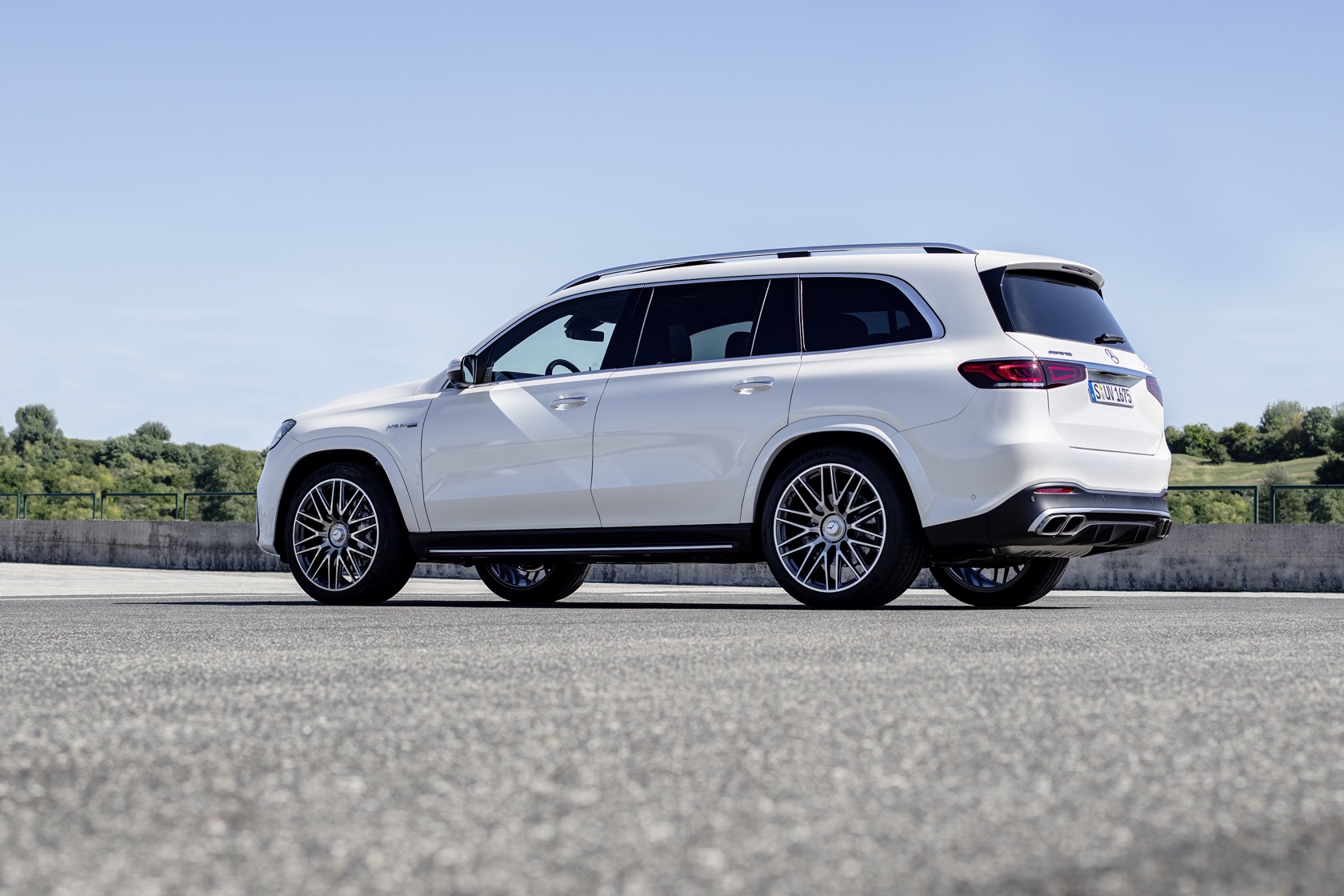 2021 Mercedes Amg Gls 63 Suv Is 603hp Seating For Seven