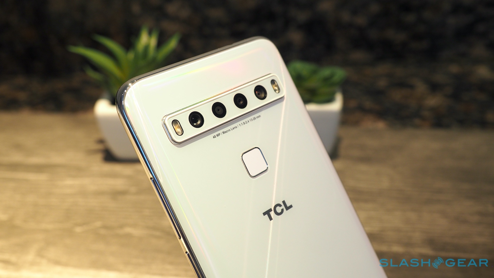 A10 pro отзывы. Смартфон TCL 10l. TCL 10 Pro. ТСЛ 10 се. TCL 10l 256 ГБ белый.