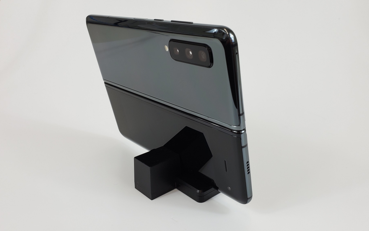 galaxy z fold 2 camera