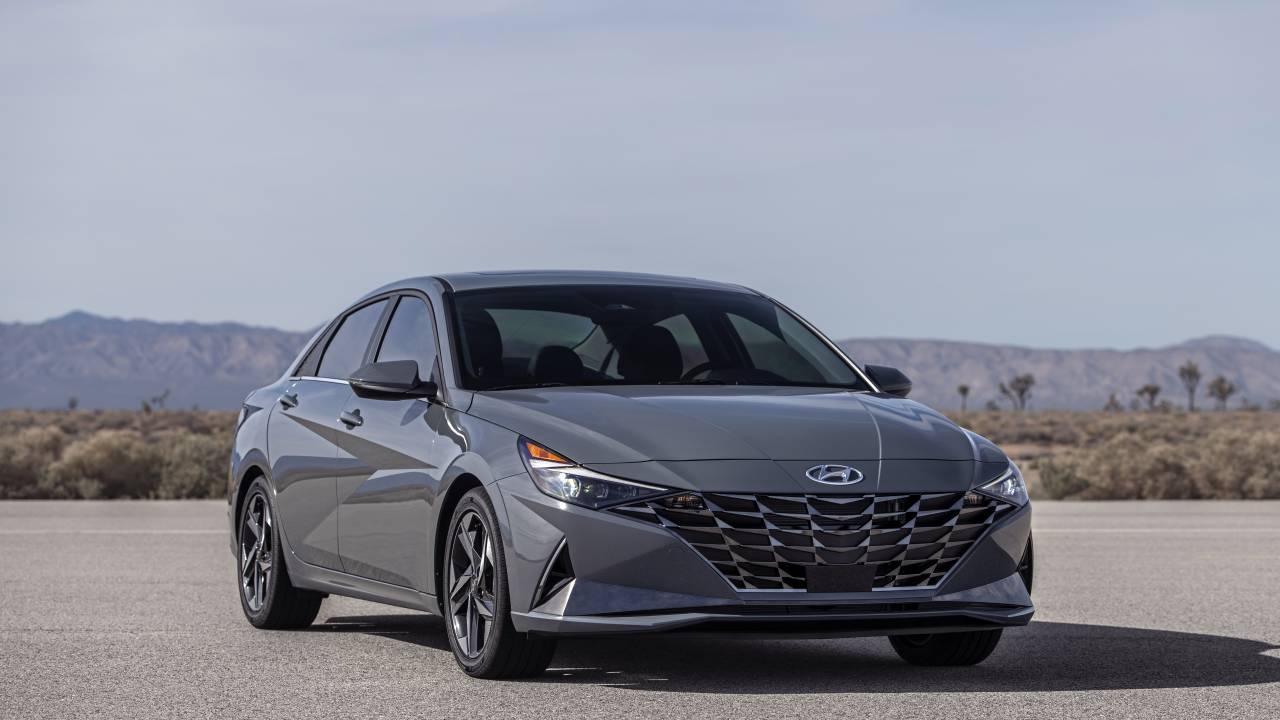 2021 hyundai elantra hybrid looks exactly like the