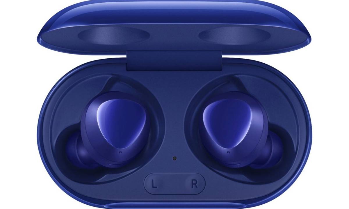 galaxy buds plus blue in ear