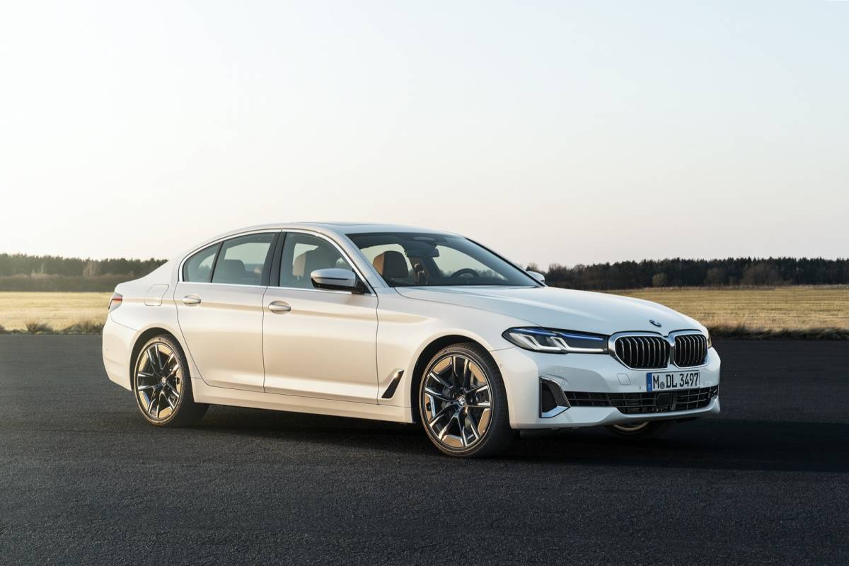 2021 BMW 5 Series official 523hp M550i and two plugin hybrids SlashGear